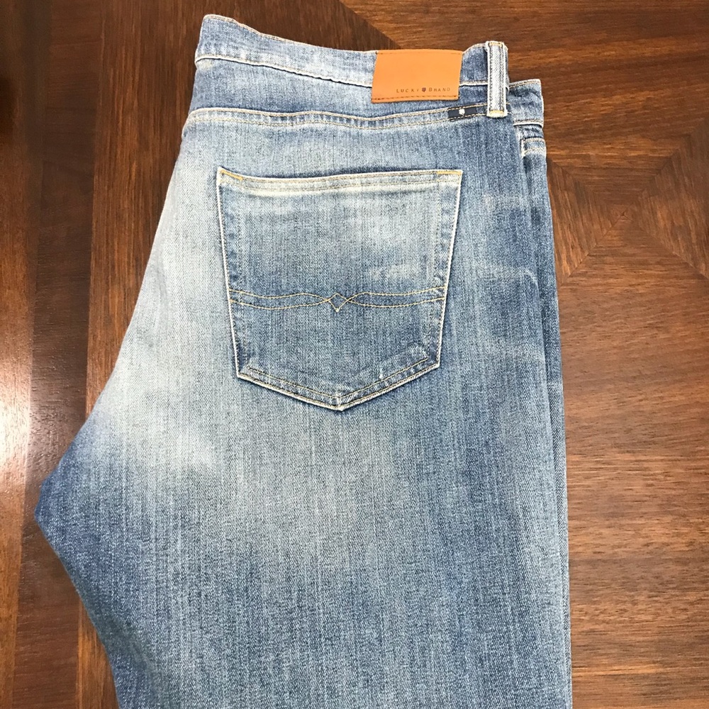 Lucky brand 38x34 jeans